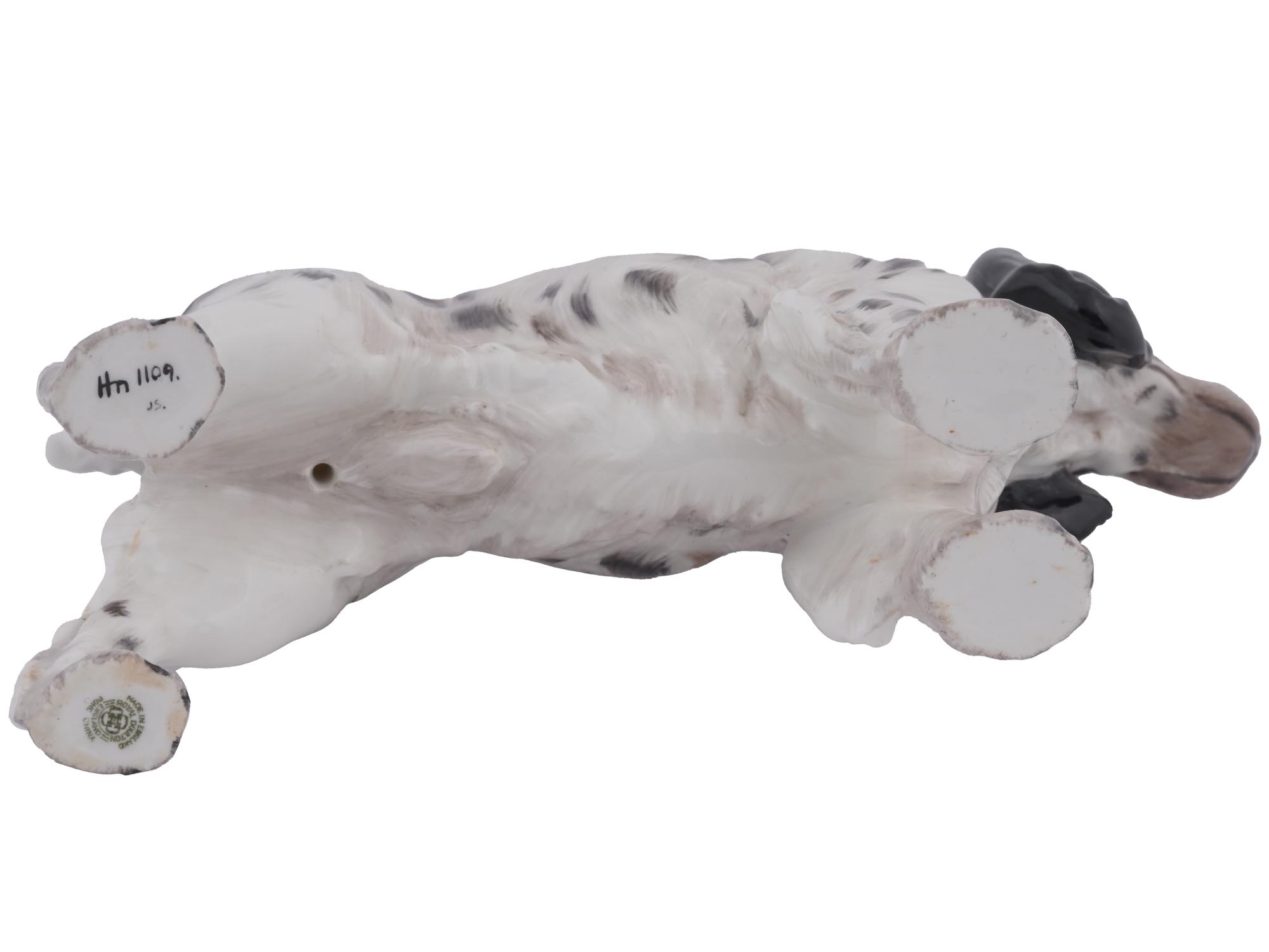 ENGLISH ROYAL DOULTON PORCELAIN FIGURINE OF A DOG PIC-2